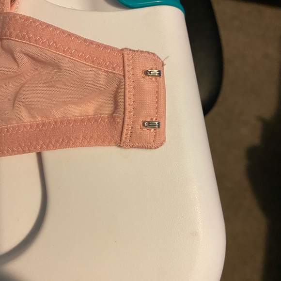 Pink bra - Picture 4 of 5